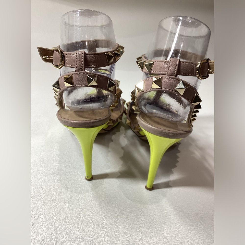 Valentino Garavani Neon Yellow Parent Leather Rockstud Pumps EU Size 37.5 - Picture 8 of 16